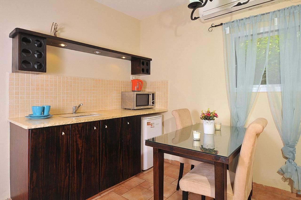 Mul Kinneret Livnim Exterior foto