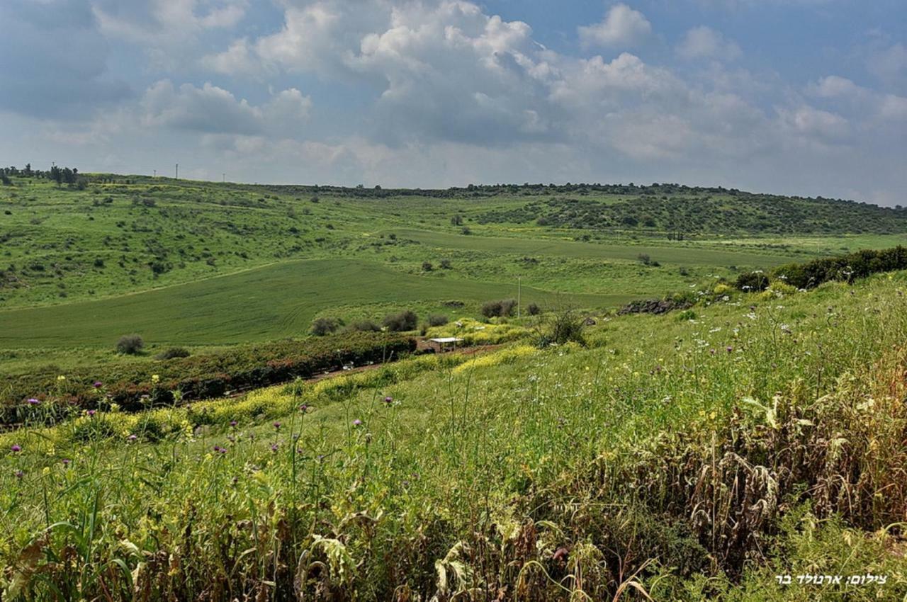 Mul Kinneret Livnim Exterior foto